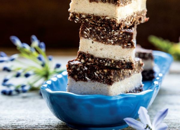 Frosty Chocolate-Almond Ice Cream BarsFrosty Chocolate-Almond Ice Cream Bars