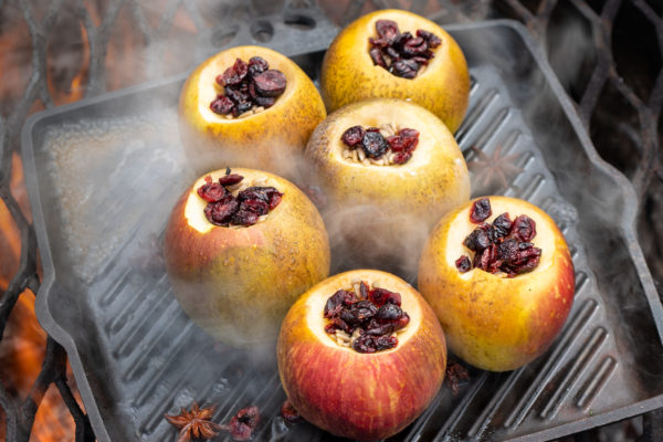 Campfire cooking_breakfast apples