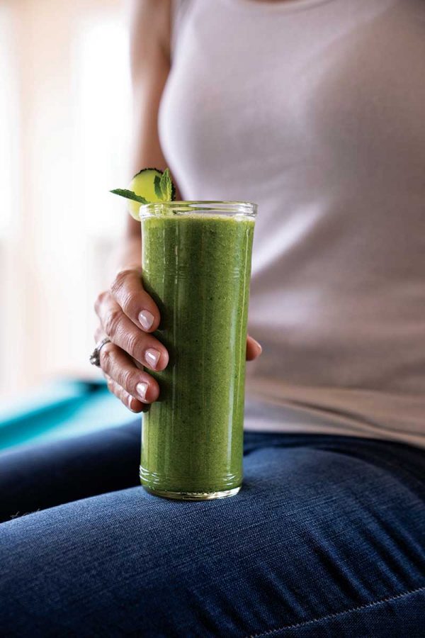 Spirulina Smoothie with Banana and Honeydew Melon