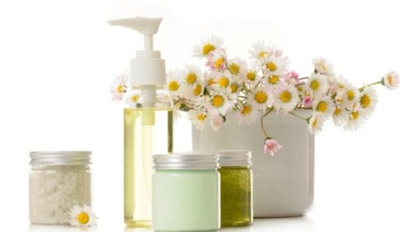 Top tips for purchasing natural beauty products - Delicious Living