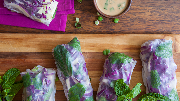 Red Cabbage, Jicama and Tofu Spring Rolls with Sauce Living